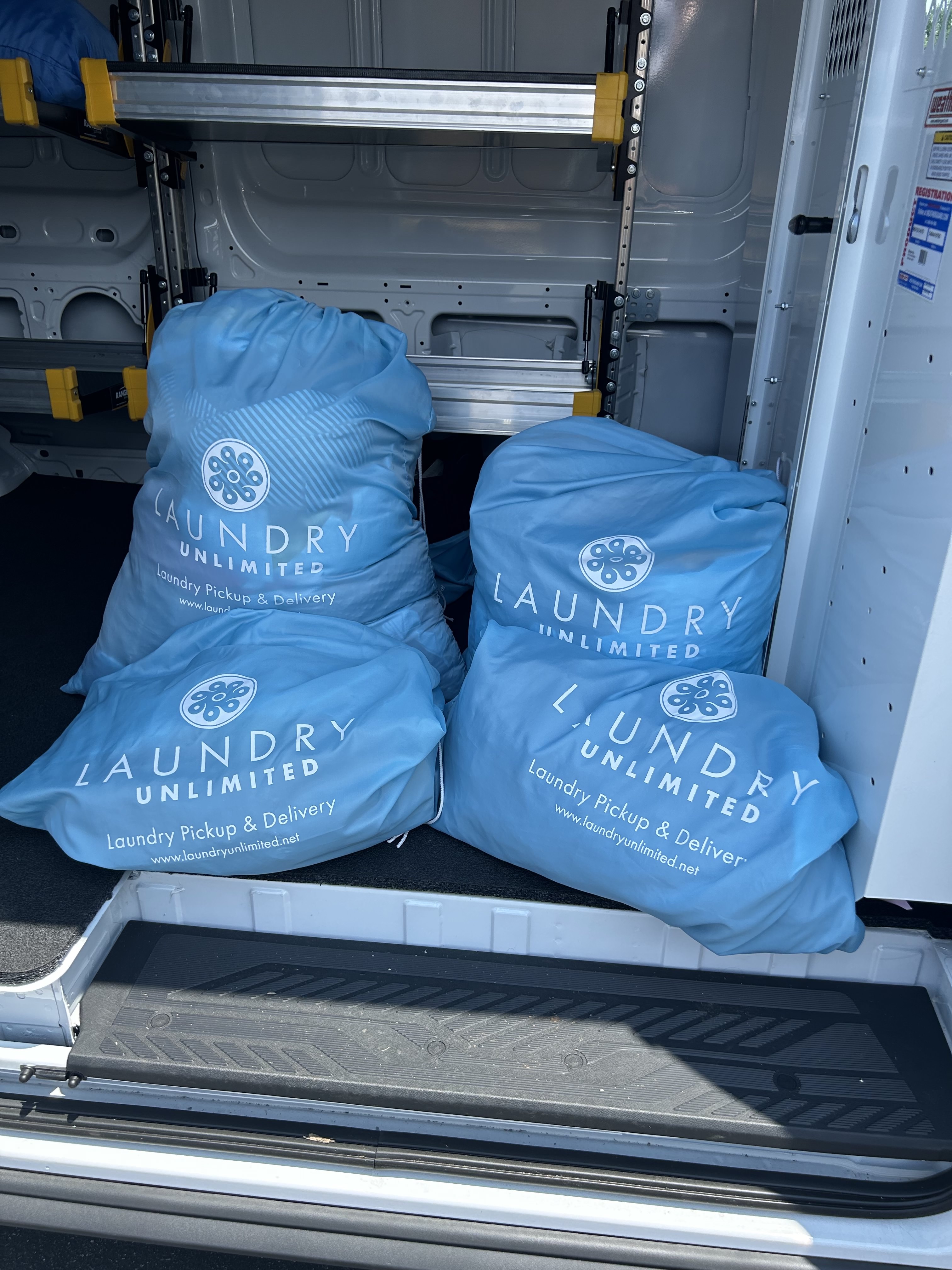 Laundry Pickup Delivery Service In Myers Park (2)