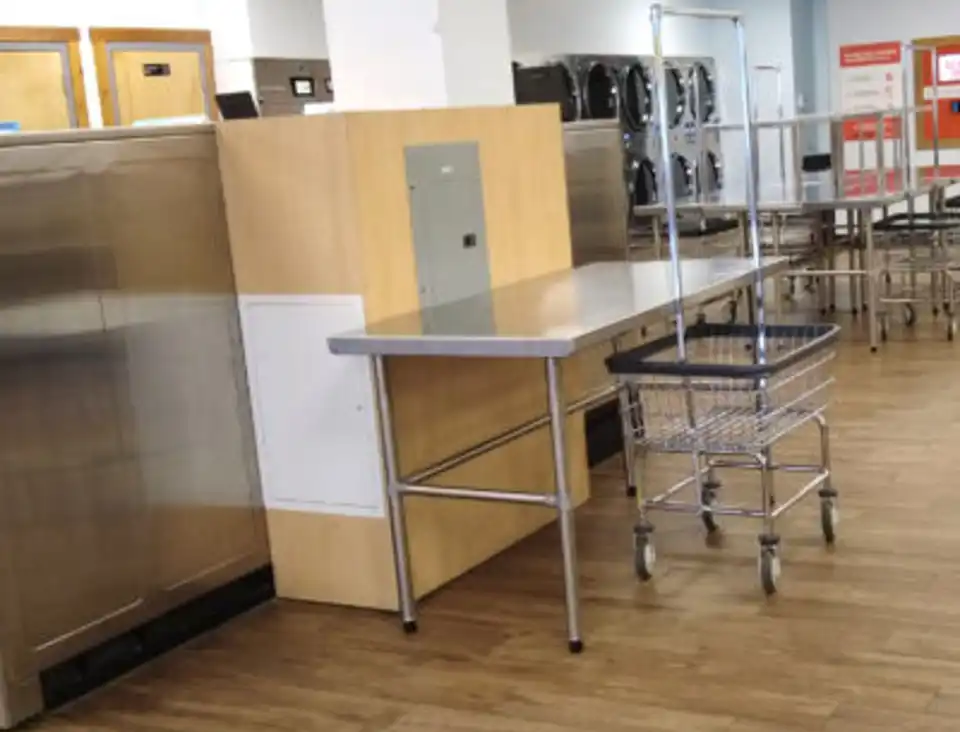 Clean Laundromat 2 400X516