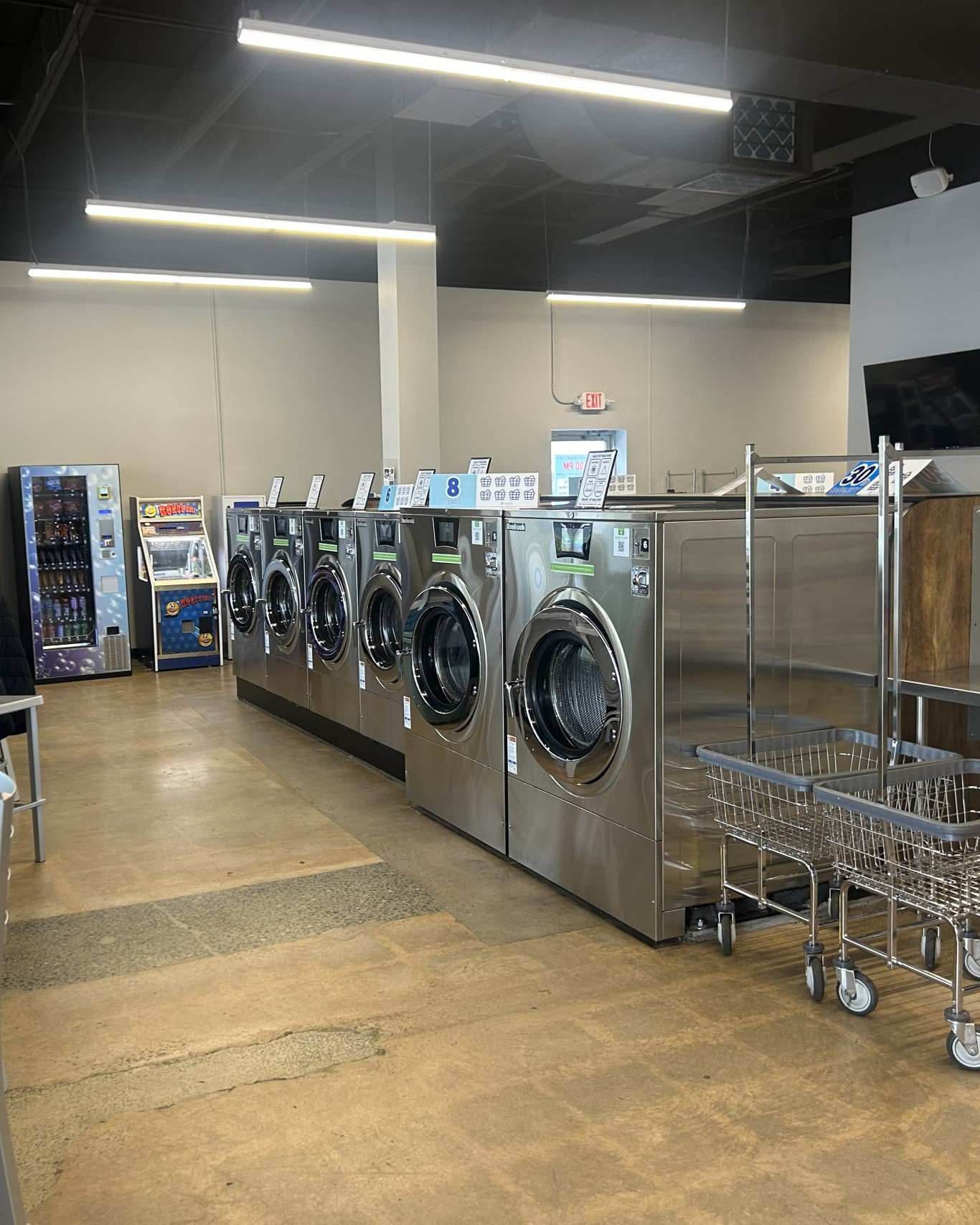 Professional laundry pickup and delivery near Pineville NC