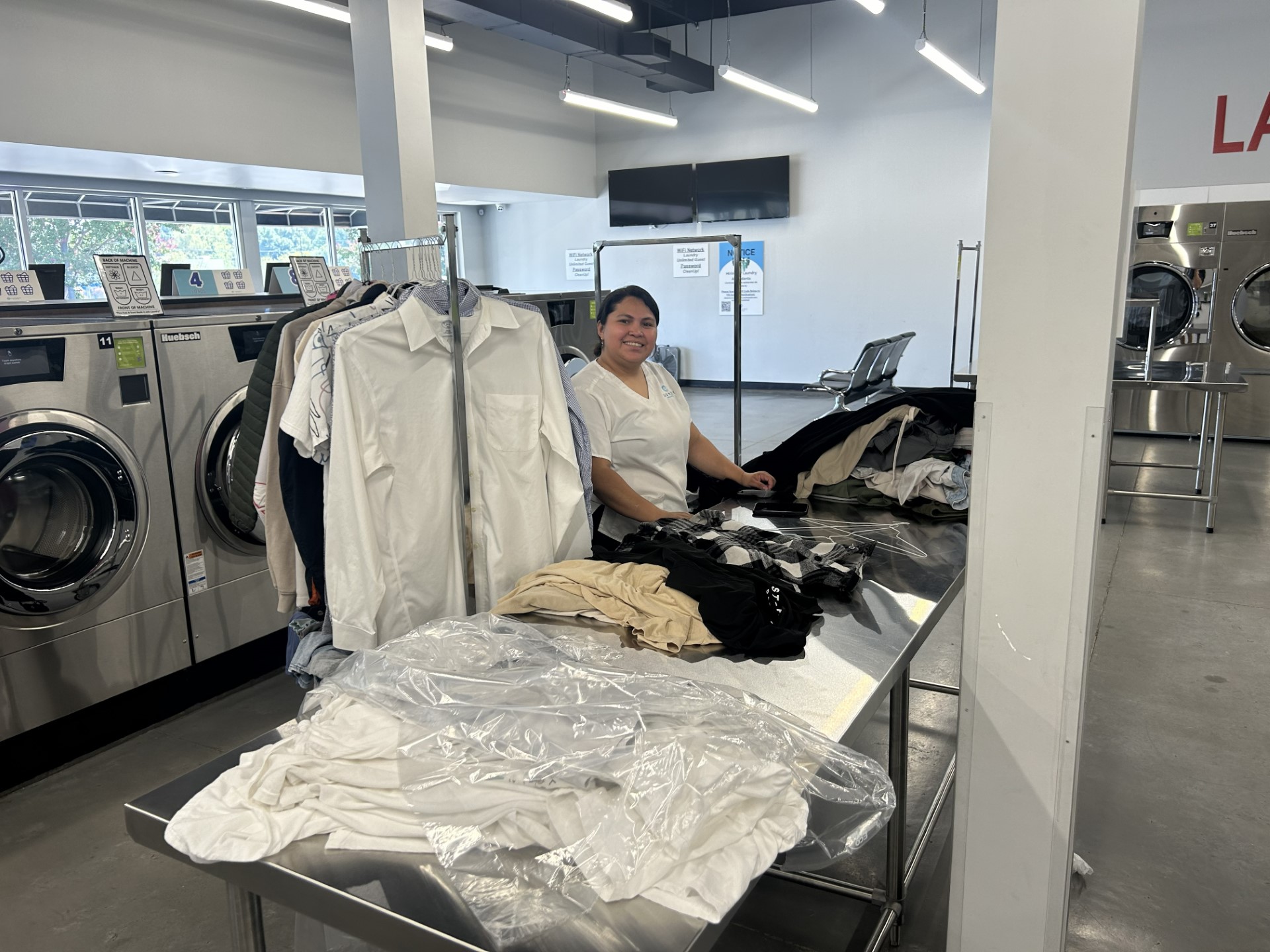 Restaurant and hospitality laundry service